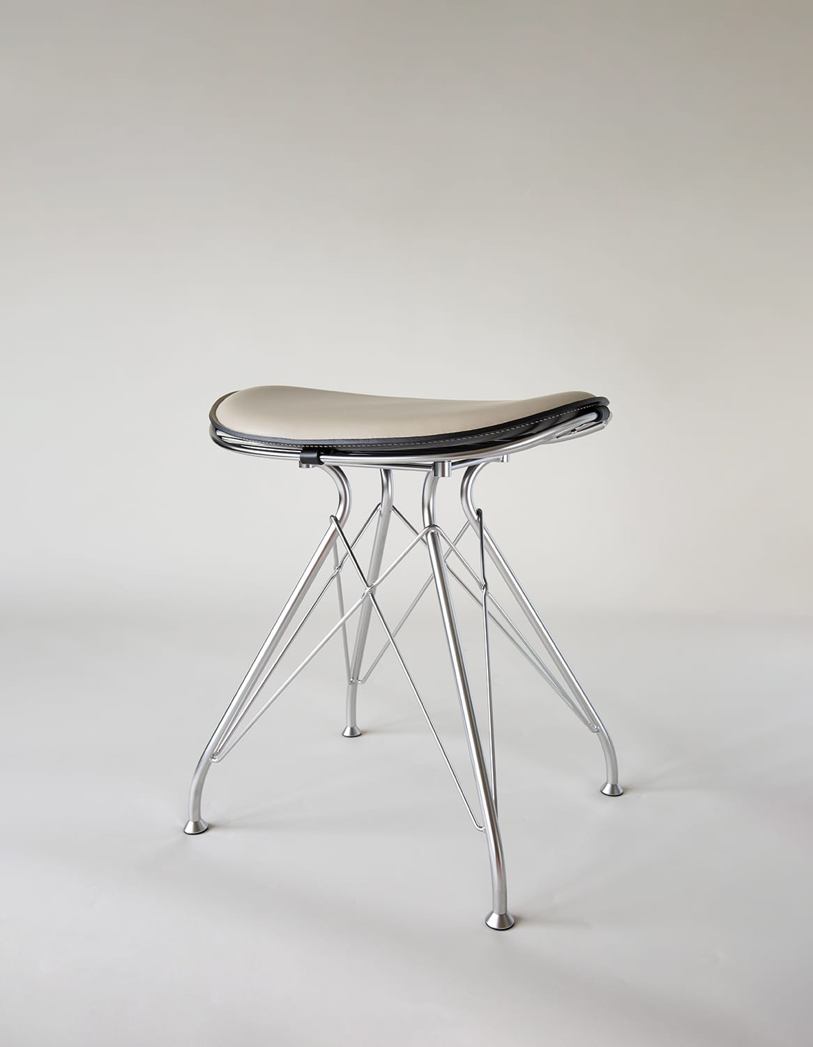 overgaard-dyrman-wire-stool-horizon