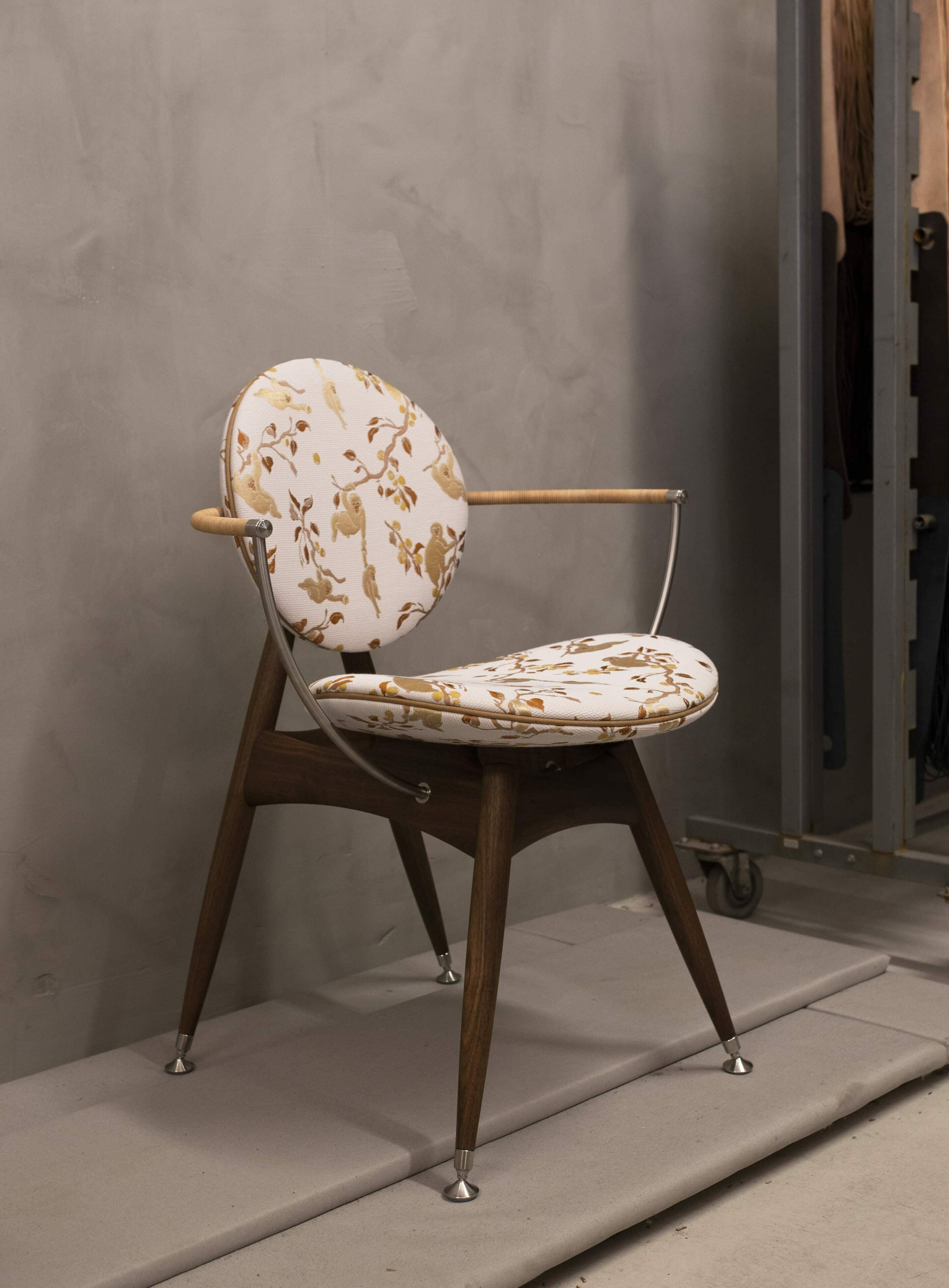 Circle-Dining-Chair-COM-fabric