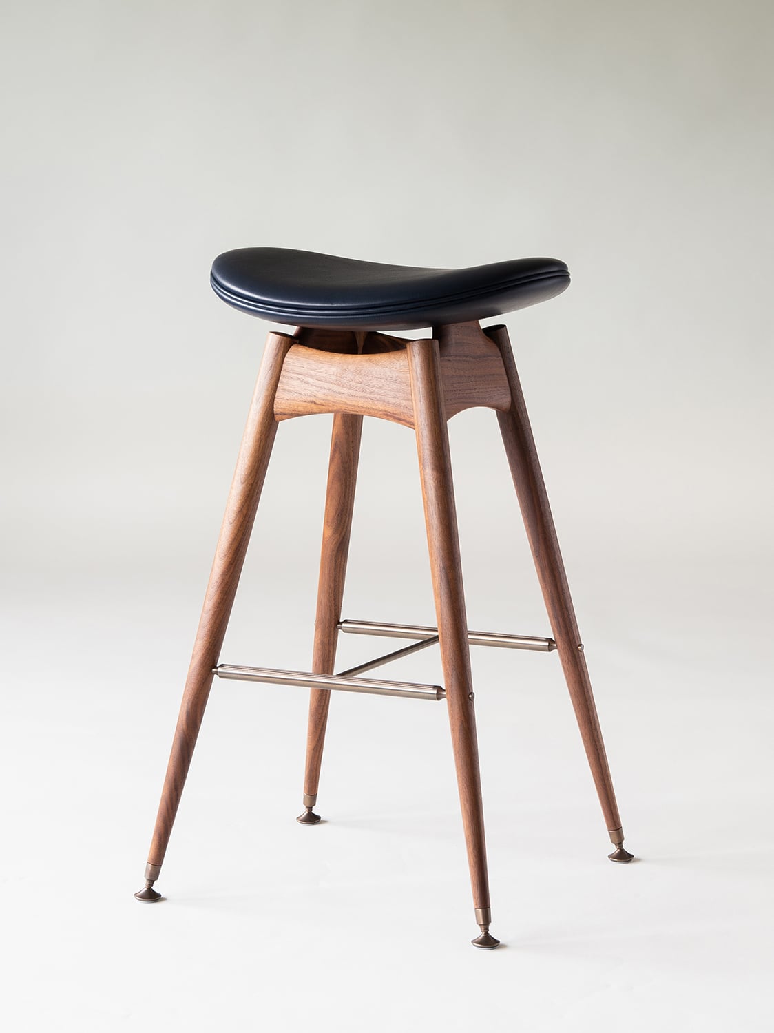 overgaard-dyrman-circle-bar-stool-pure-navy-blue